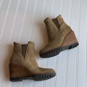 Sorel Chelsea Ankle Boot Wedge Tan Suede Wood Look